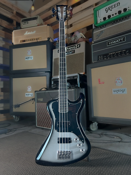 Dunable Guitars R2 DE Bass, Silverburst with Chrome Hardware