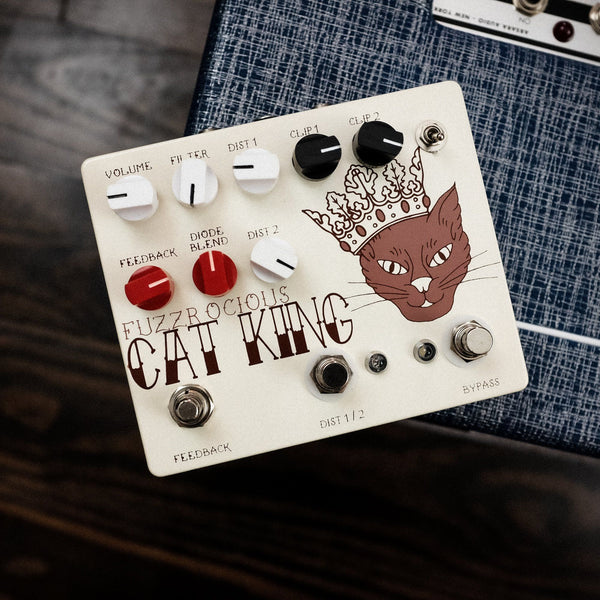 Fuzzrocious Cat King with Momentary Feedback [ Beige ]