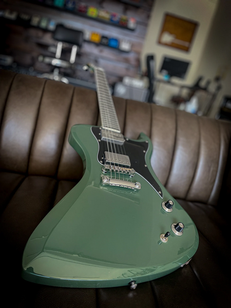Dunable Guitars R2 DE, Olive Green with Chrome Hardware