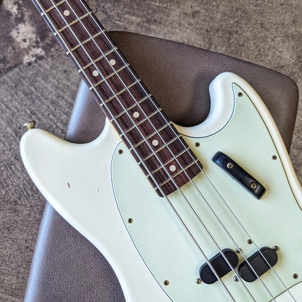 Nash MB-63 Mustang Short-Scale Bass, Olympic White with Light Aging