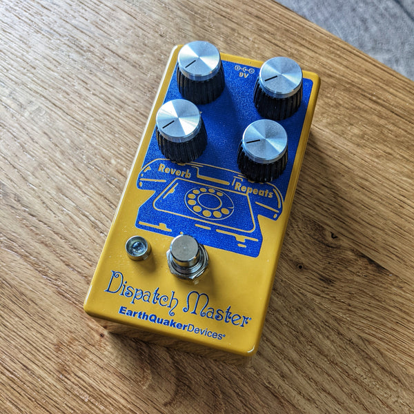 Earthquaker Devices Dispatch Master v3 Digital Delay & Reverb with Flexi-Switch TSP Exclusive Yellow and Navy